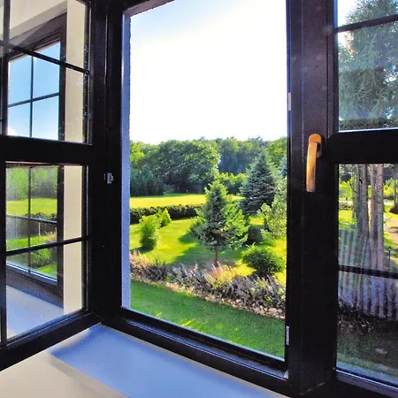 Βίλα Tranquil In With Private Garden, Cleaning Included